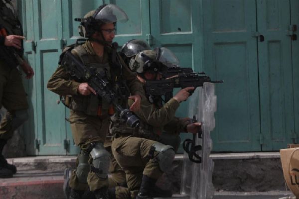 İsrail ordusu işgal altındaki Batı Şeria'da 2 Filistinliyi öldürdü ve naaşlarını alıkoydu