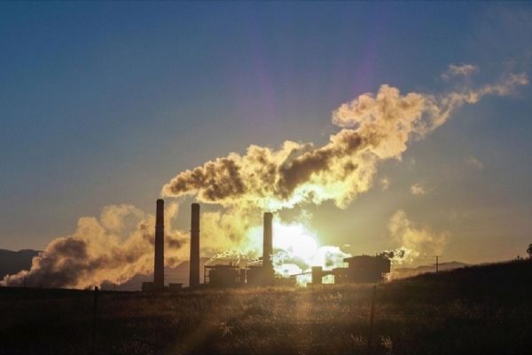 Fosil yakıt kaynaklı karbon emisyonlarında tarihi zirve!