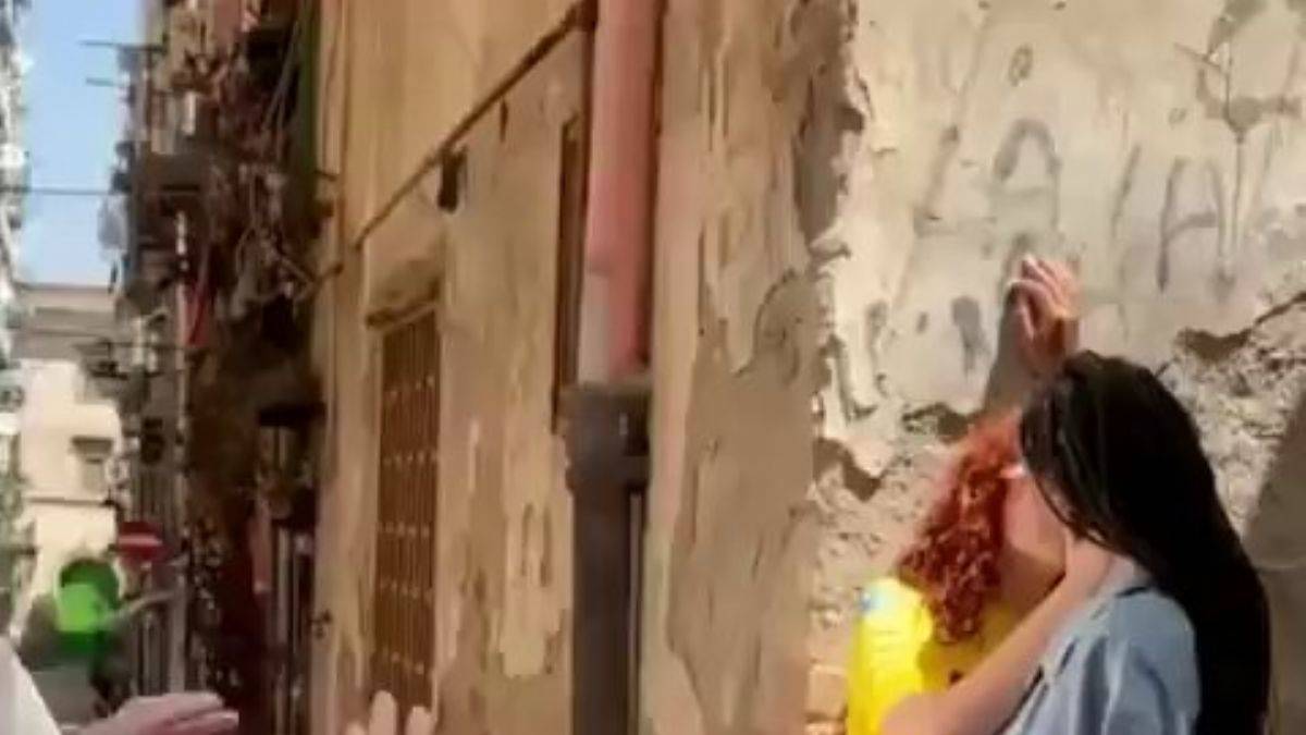 İtalya'da rahibe, öpüşen iki bayana müdahale etti