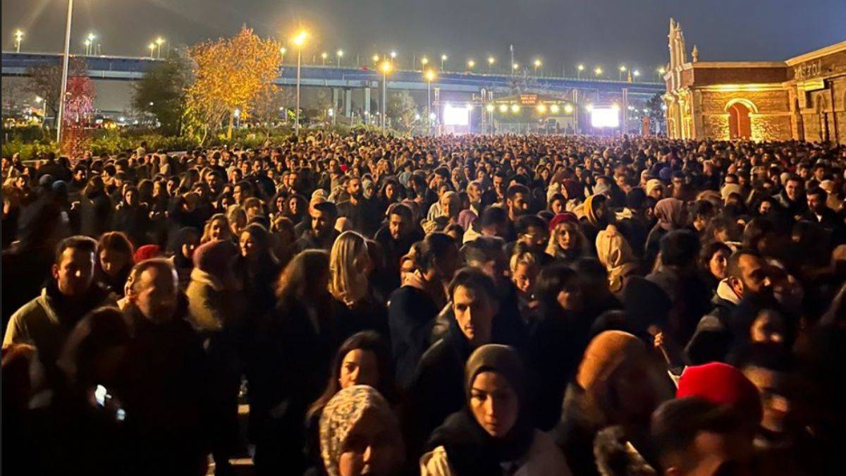 Melike Şahin konseri iptal; İBB ile tartıştı, öğretmenlerden tepki
