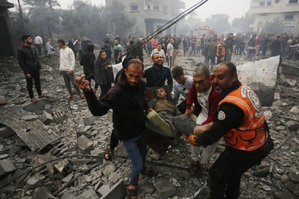 İsrail Cibaliya Mülteci Kampı'na saldırdı: Çok sayıda ölü ve yaralı var