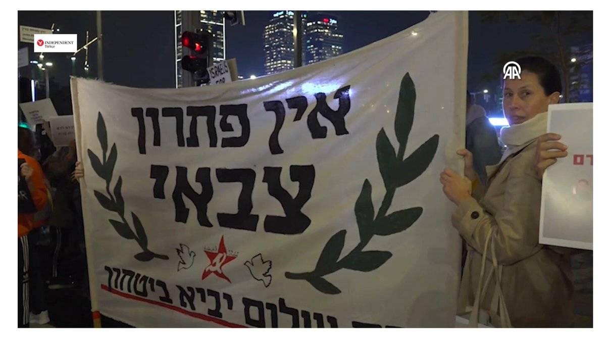 Tel Aviv'de İsrailli aktivistler Gazze'ye yönelik saldırıları protesto etti