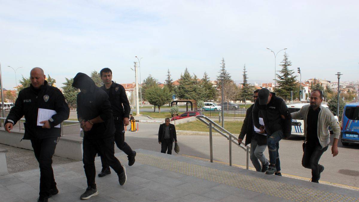 Çocukların simit ve kıyafetlerini çalanlar tutuklandı