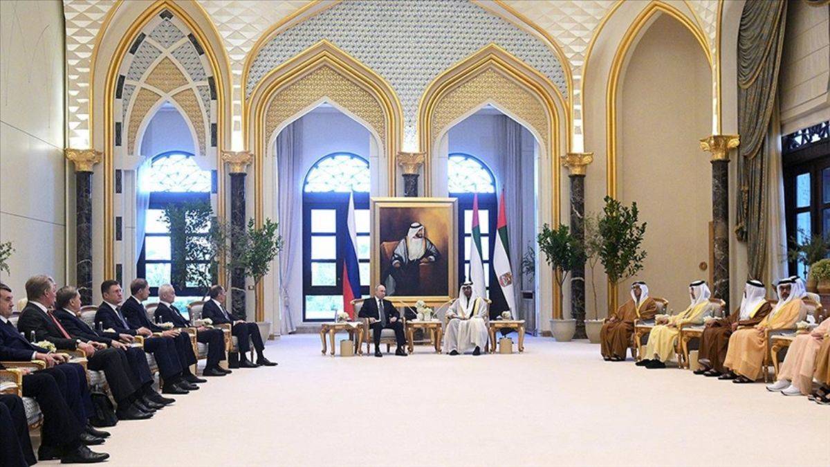 Putin'den BAE'ye jet korumalı ziyaret