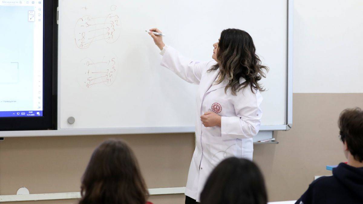 Öğretmenler için 'alan değişikliği' açıklaması