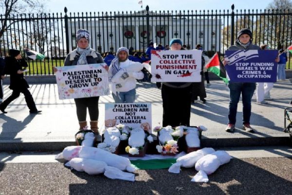 New York'ta yüzlerce kişi Gazze'de ateşkes talep etti