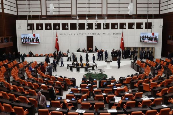 Meclis'teki dokunulmazlık fezlekesi sayısı 733'e ulaştı