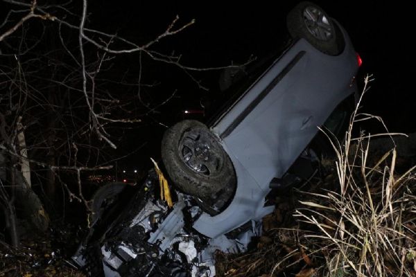 Otomobil şarampole yuvarlandı, 4 kişi yaralandı