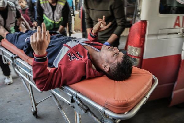 Terör devleti İsrail'den keskin nişancılı katliam