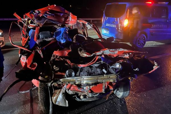 Feci kamyon kazası: 2 kişi can verdi