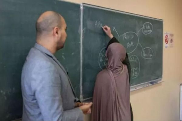 Fransa'da, Müslüman öğrencilerin eğitim gördüğü liseye kamu desteği kesildi