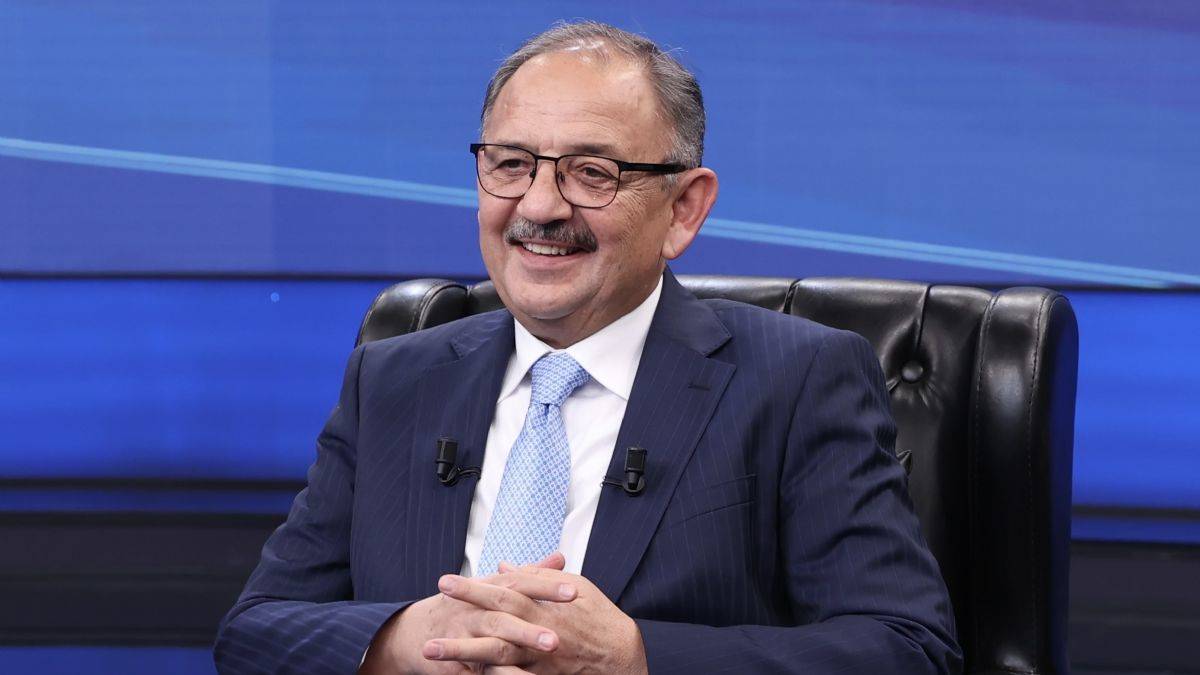Bakan Özhaseki: 'Ümitsiz olmaya gerek yok, İstanbul'u çok rahat dönüştürürüz'