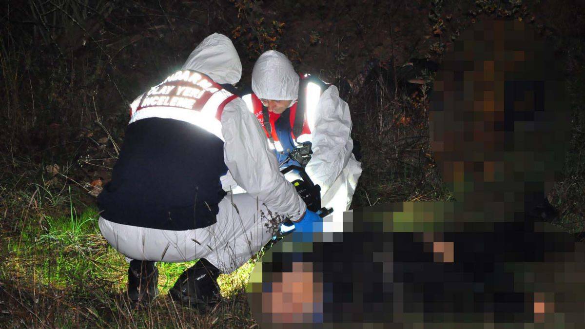 Eşi ile kayınbiraderini öldürüp oğluna haber vermiş