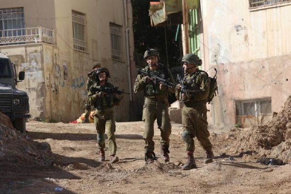 İşgalci İsrail, Cenin kentine baskın düzenledi