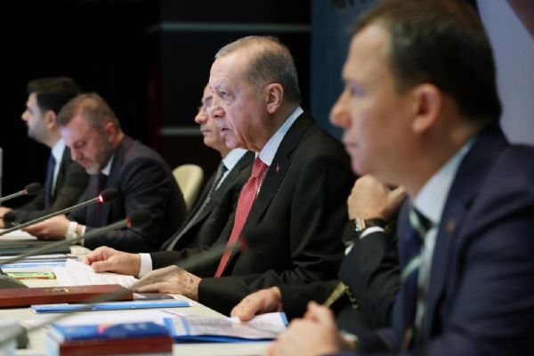 Cumhurbaşkanı Erdoğan adaylıklar için 3'er isim istedi