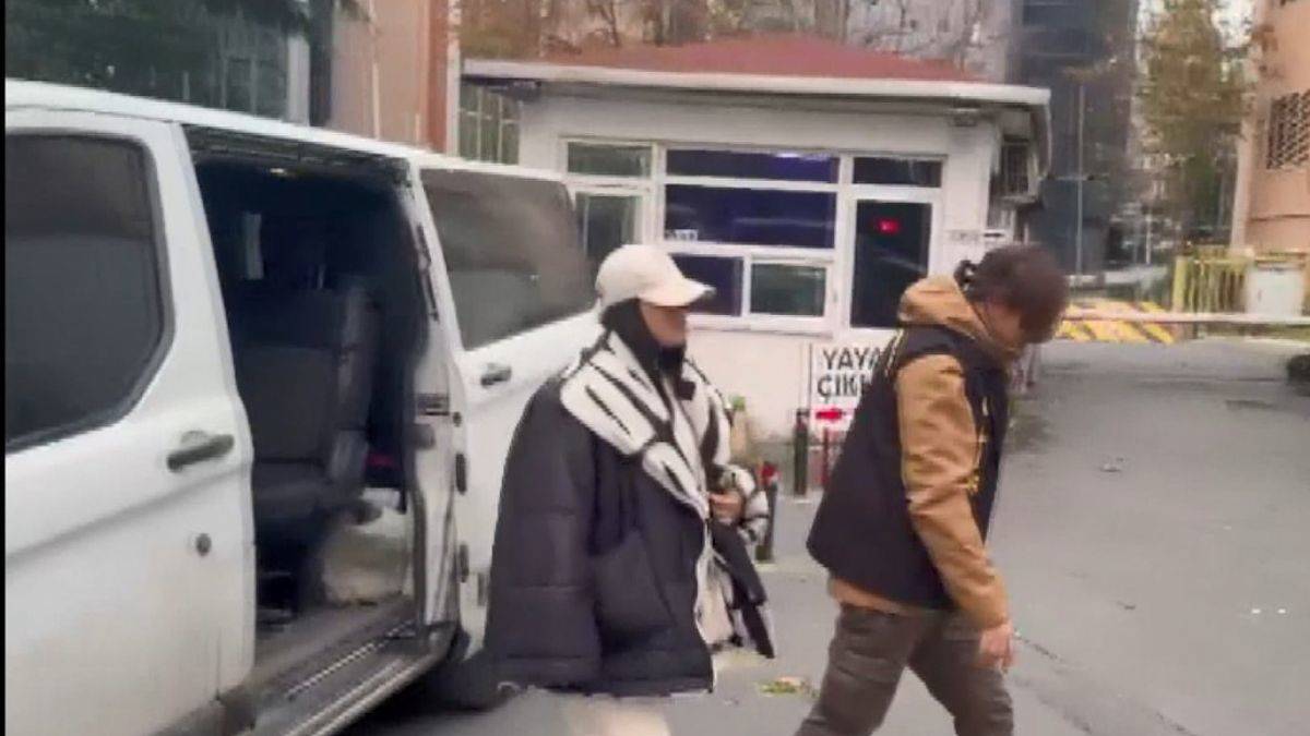 Sosyal medyada 6 müstehcen yayına gözaltı