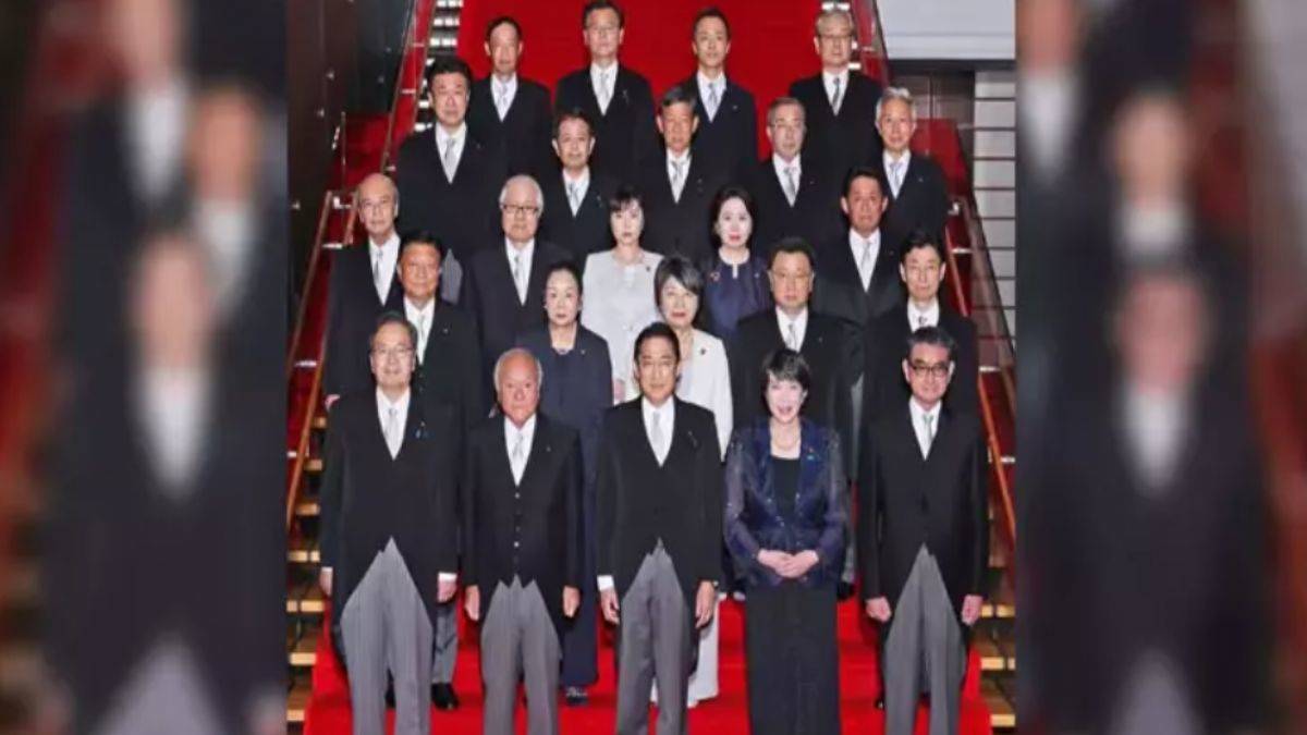 Japonya'da üç bakan birden istifa etti