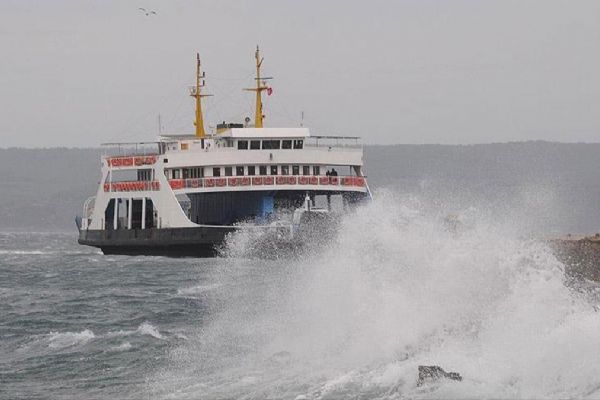 İstanbul'da deniz ulaşımına hava muhalefeti engeli