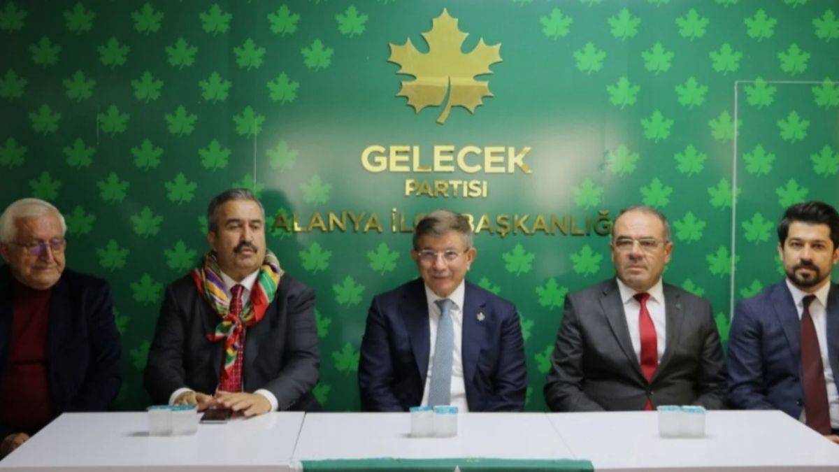 Davutoğlu: 'Siyaset Baronlarından Devletimizi Temizleyeceğiz'