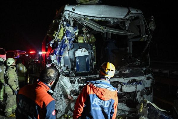 Kuzey Marmara Otoyolu'nda feci kaza!