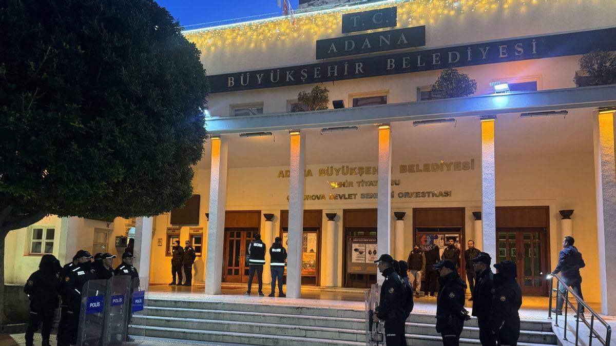 Adana Büyükşehir Belediyesi'ne operasyon
