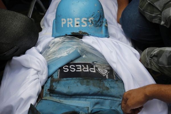 Terör devleti İsrail 1 gazeteci daha öldürdü