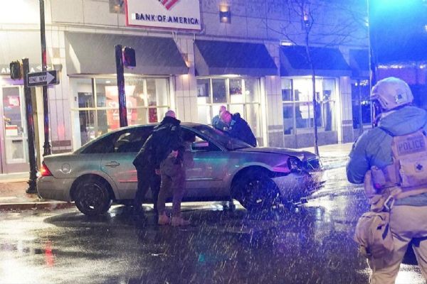 Biden'ın konvoyuna otomobil çarptı, ekipler teyakkuza geçti