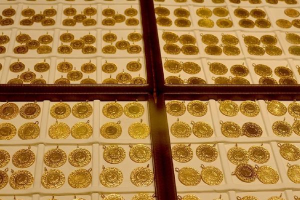 Çeyrek altın 3 bin 100 lira