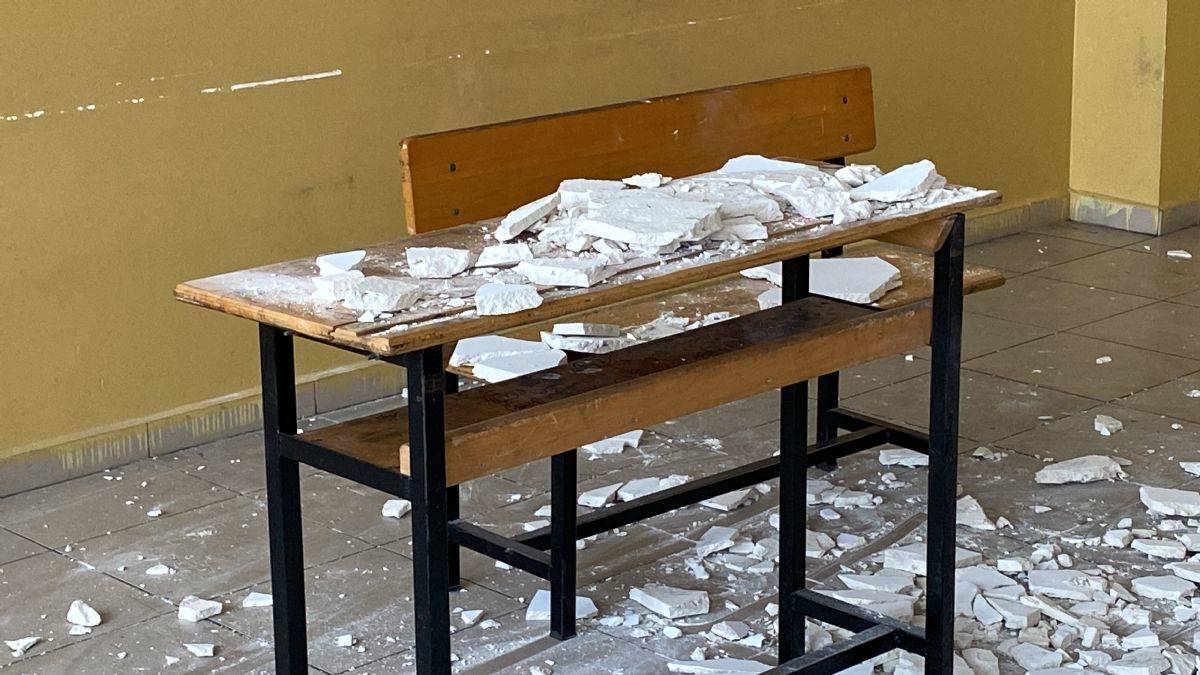Derste tavanın sıvası düştü: 7 öğrenci yaralı