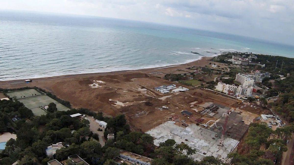 Otel inşaatında arazi yağması