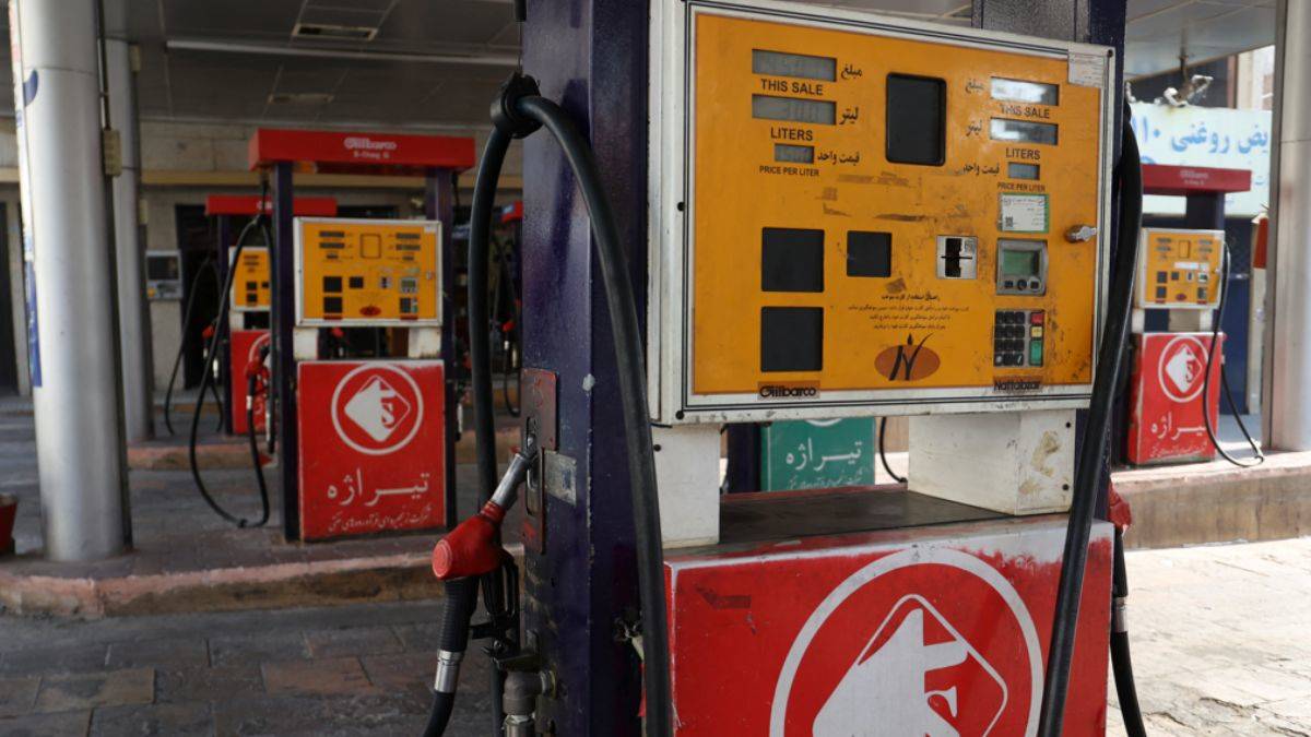 İran akaryakıt piyasası çöktü