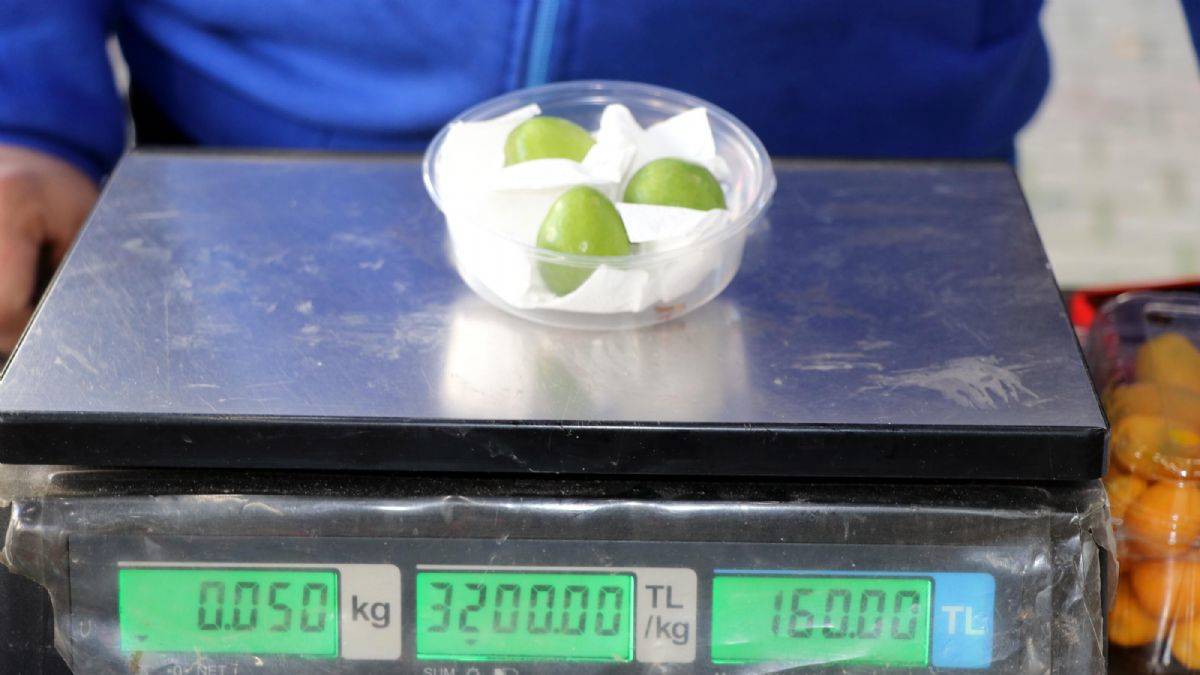 Yaz meyvesi çeyrek altın ile yarışıyor