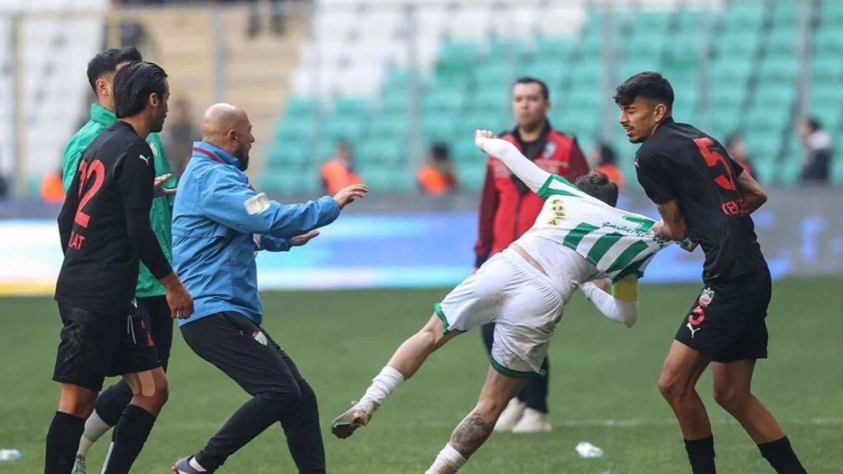 Bursaspor-Diyarbekirspor maçında 'kadro dışı' kararı