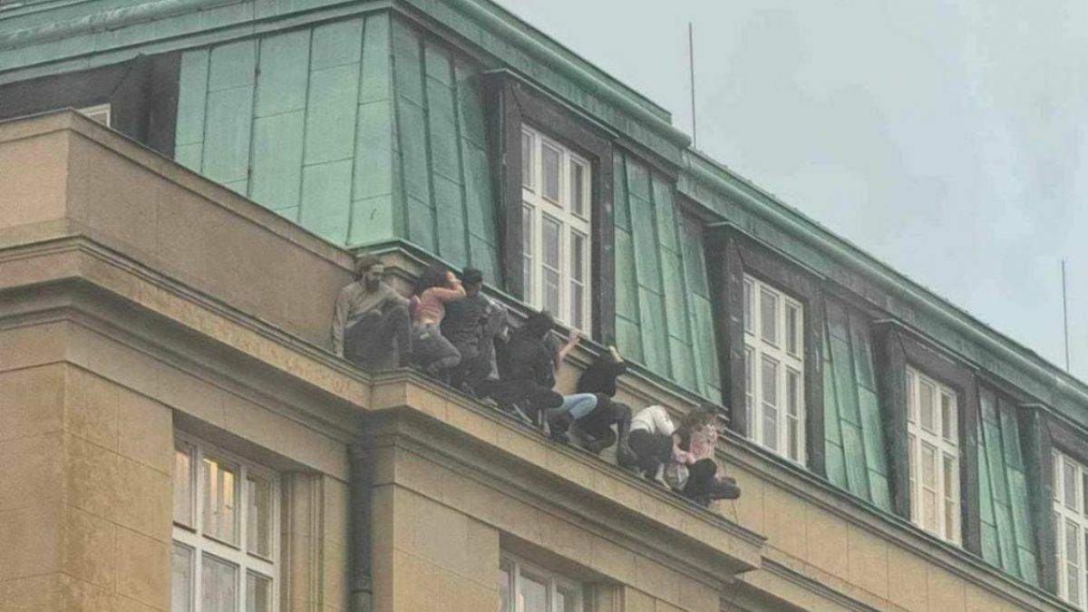 Üniversitede katliam! Çekya karıştı