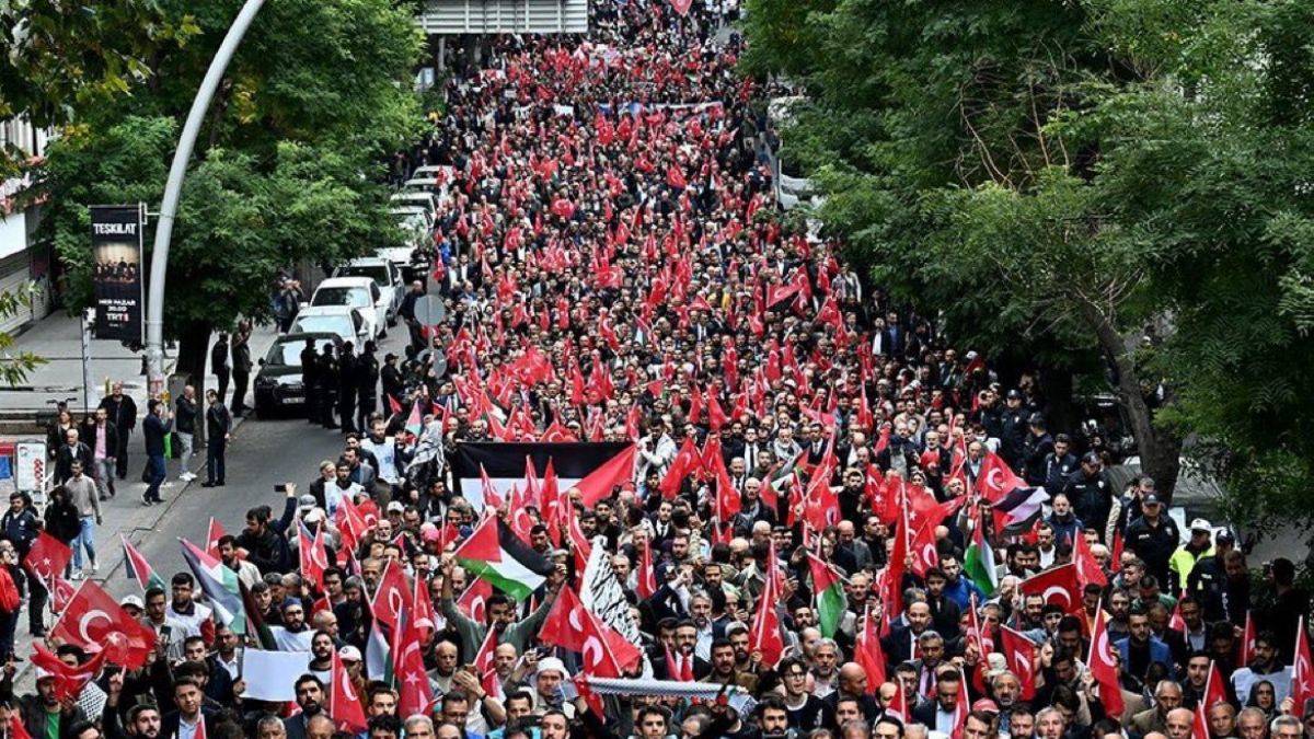 İstanbul ve Ankara’da on binler terörü ve İsrail’i lanetledi