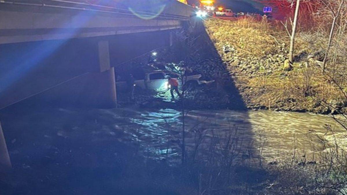 Kazadan 6 gün sonra aracında sıkışmış halde bulundu