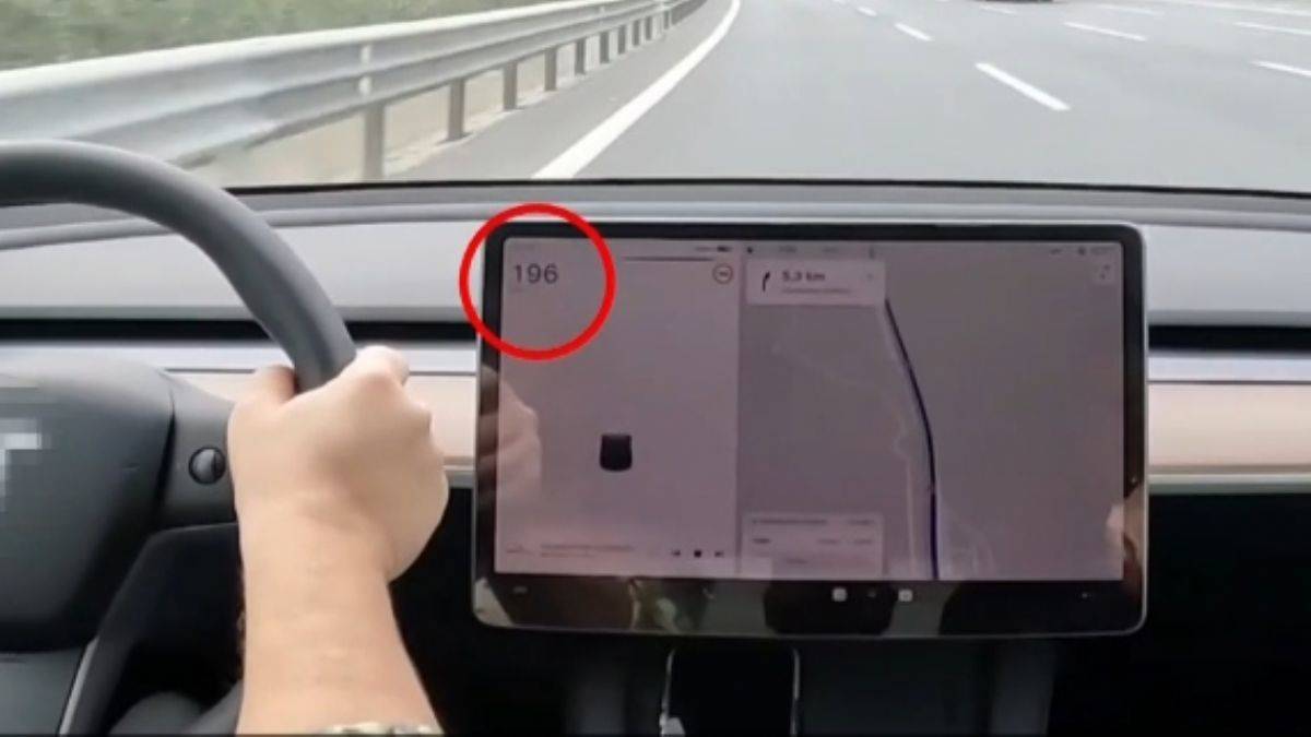 Sosyal medya fenomenine aşırı hızdan gözaltı