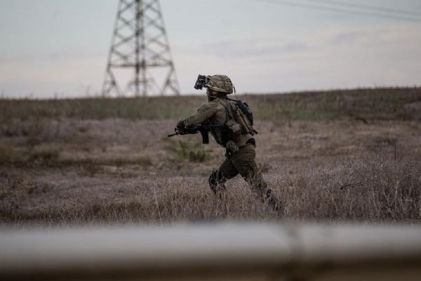 Bureyc Mülteci Kampı'na sızmaya çalışan İsrail ordusuna ağır darbe indirildi