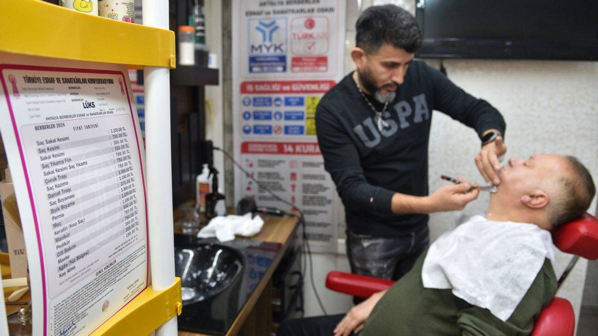 '1000 liraya lüks tıraş tartışması; 'makas altın mı?'