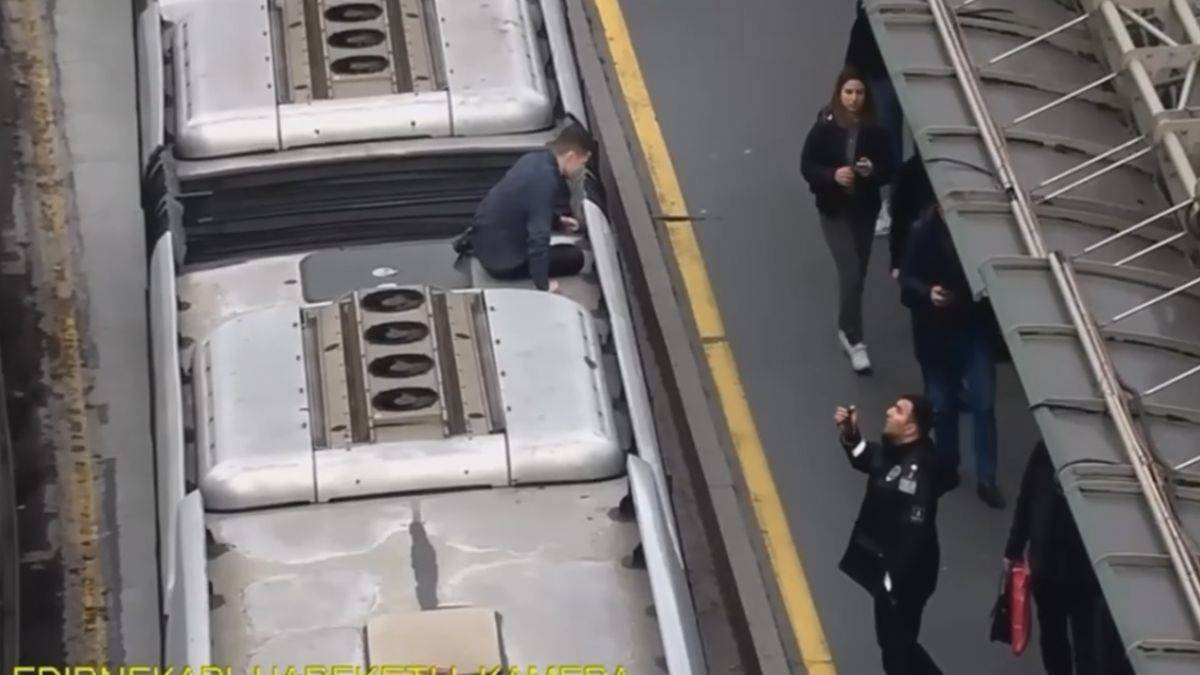 Vapurdan atladı, metrobüsün üzerine çıktı