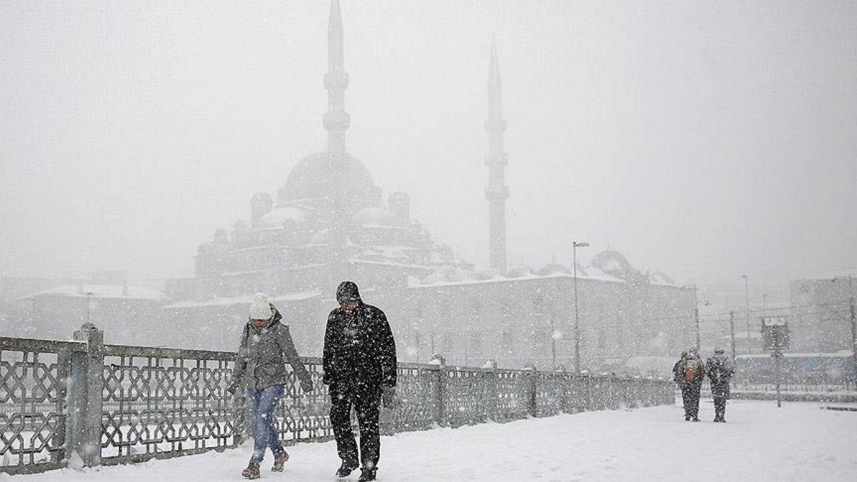 İstanbul'a kar geliyor; Meteoroloji'den açıklama...