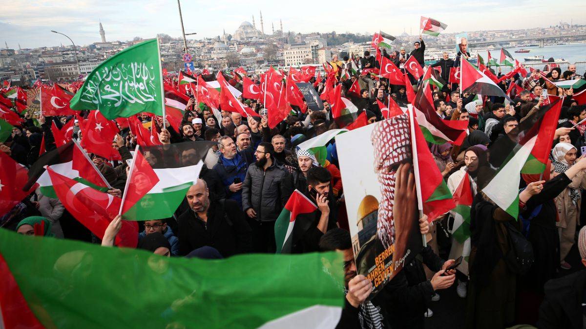 Bardakçı: 'Hilafet bayrağı' diye bir bayrak yoktur