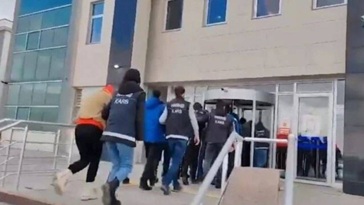 Kars'ta zehir tacirler nefes almıyor! 8 Gözaltı