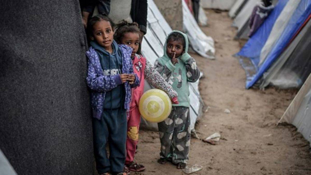 Gazze'de 1,1 milyon çocuk ölümle karşı karşıya