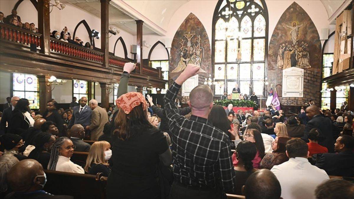 Biden’a kilisede İsrail protestosu