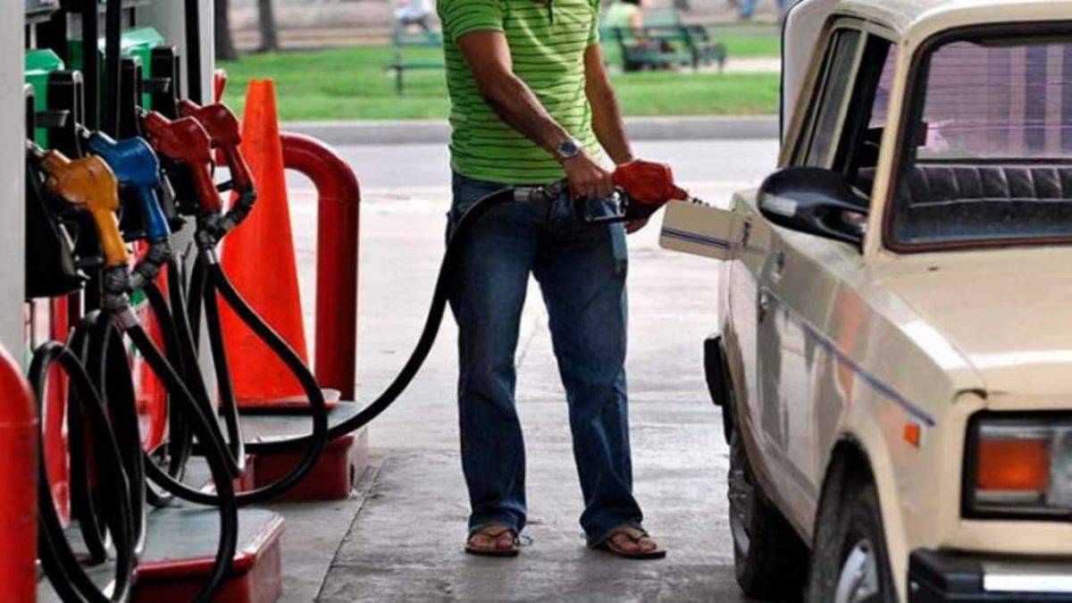 Küba'da benzine yüzde 500 zam