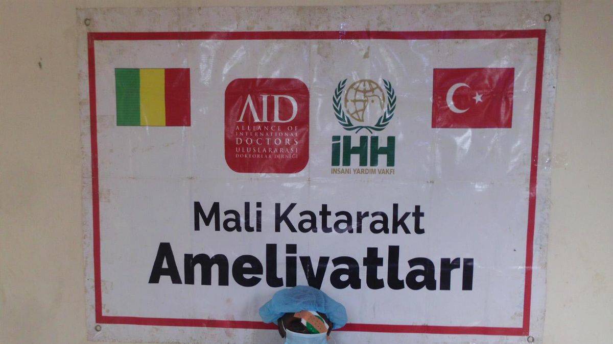 İHH’dan 5 farklı ülkede 7 bin 427 katarakt ameliyatı