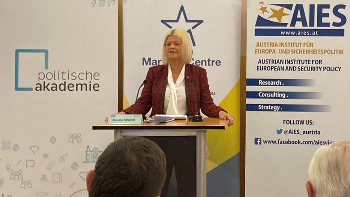 'Gençlik, askerlik için fazla şişman'