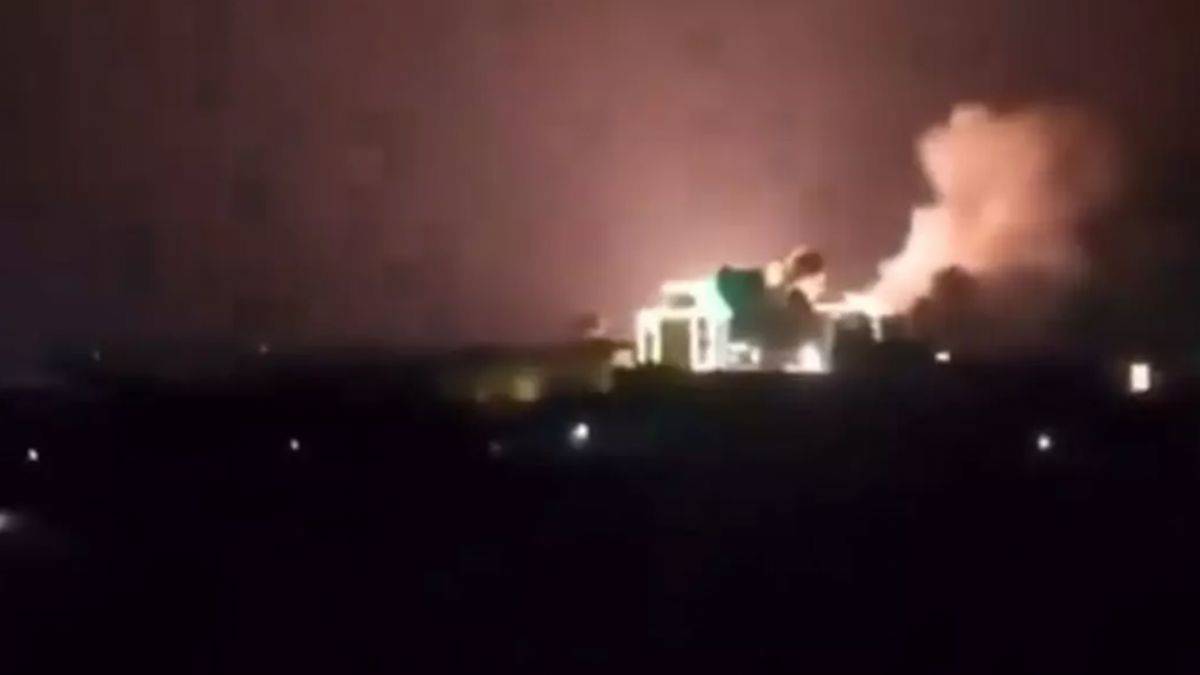 ABD ve İngiltere'nin hava saldırıları başlattığı Husiler'den İsrail kararı