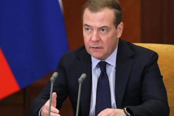Medvedev'den açık gözdağı: Bize karşı savaş ilanı olur